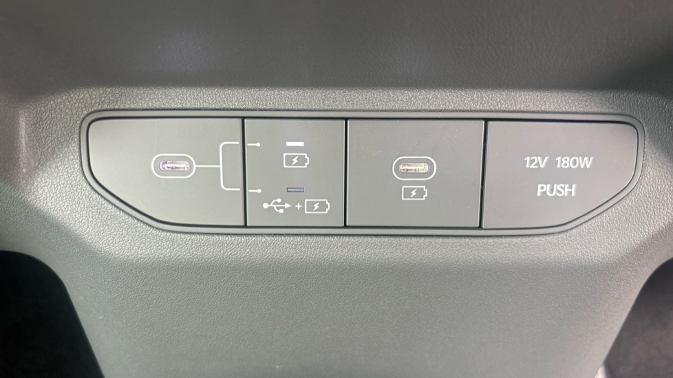 Kia EV3 150kW GT-Line S 81.4kWh 5dr Auto Electric Estate - Image 35