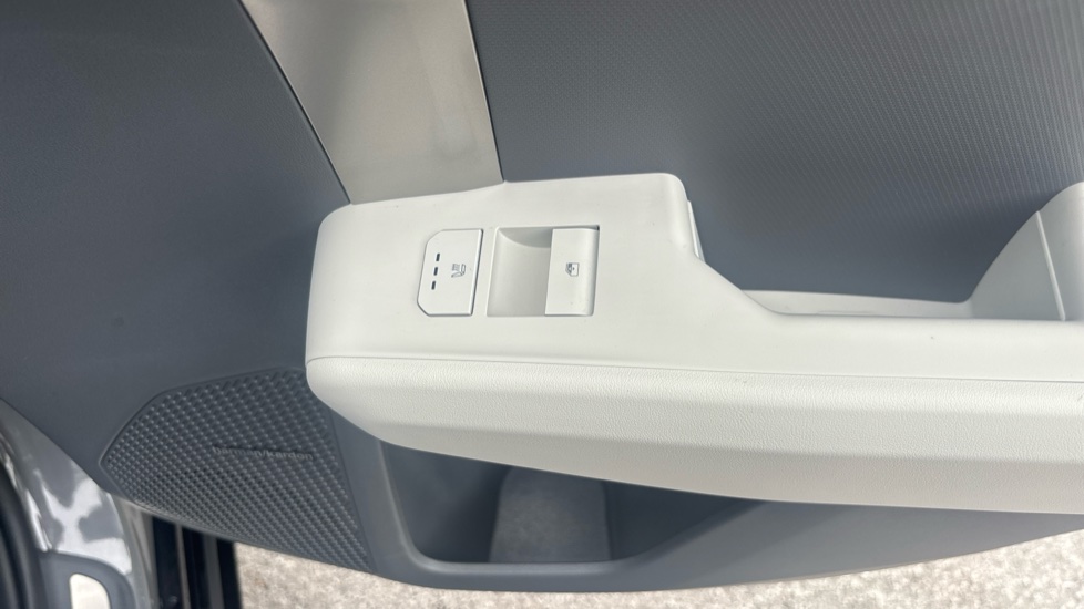 Kia EV3 150kW GT-Line S 81.4kWh 5dr Auto Electric Estate - Image 37