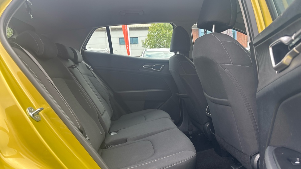 Kia Sportage 1.6T GDi ISG 2 5dr Petrol Estate - Image 16