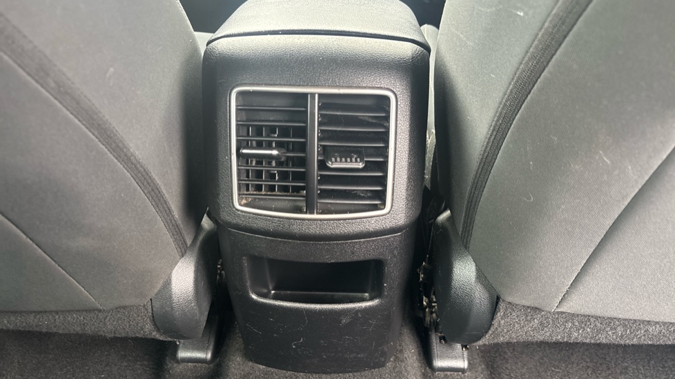 Kia Sportage 1.6T GDi ISG 2 5dr Petrol Estate - Image 39