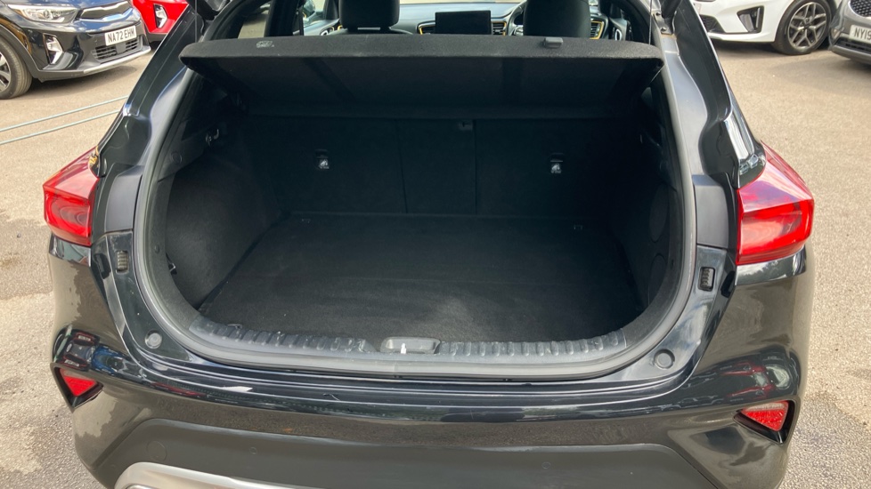 Kia Xceed 1.4T GDi ISG First Edition 5dr DCT Petrol Hatchback - Image 4