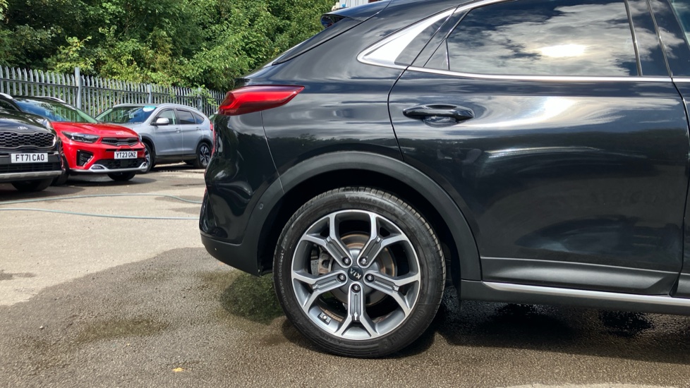 Kia Xceed 1.4T GDi ISG First Edition 5dr DCT Petrol Hatchback - Image 7