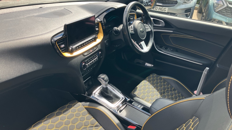 Kia Xceed 1.4T GDi ISG First Edition 5dr DCT Petrol Hatchback - Image 9