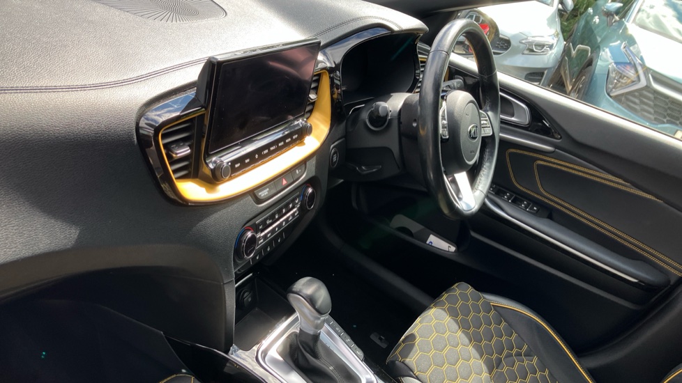 Kia Xceed 1.4T GDi ISG First Edition 5dr DCT Petrol Hatchback - Image 11