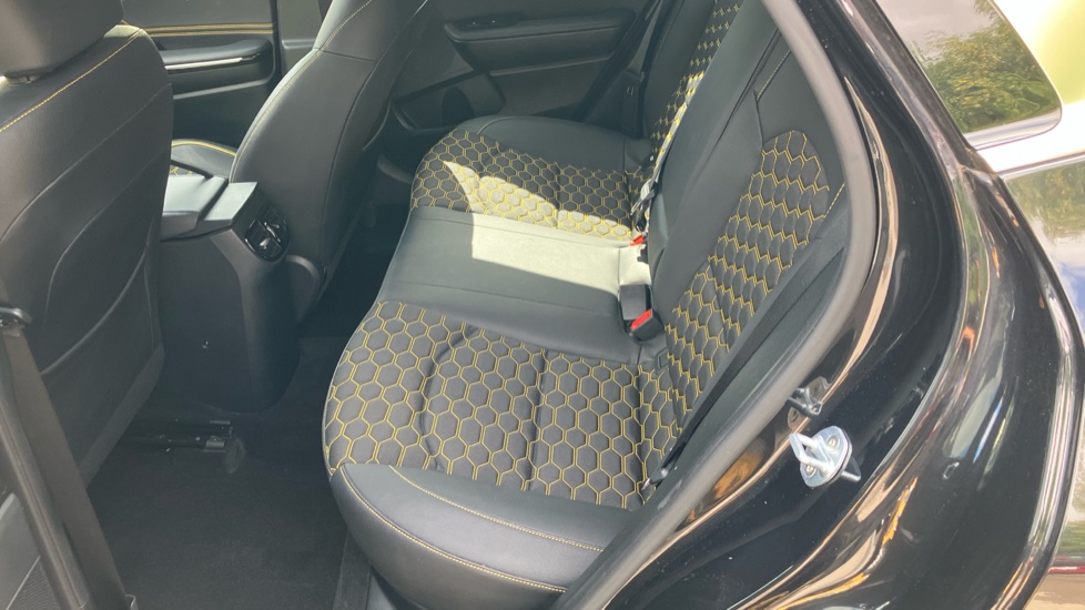 Kia Xceed 1.4T GDi ISG First Edition 5dr DCT Petrol Hatchback - Image 16