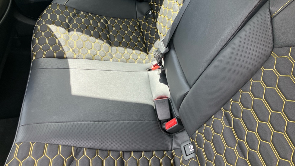 Kia Xceed 1.4T GDi ISG First Edition 5dr DCT Petrol Hatchback - Image 17