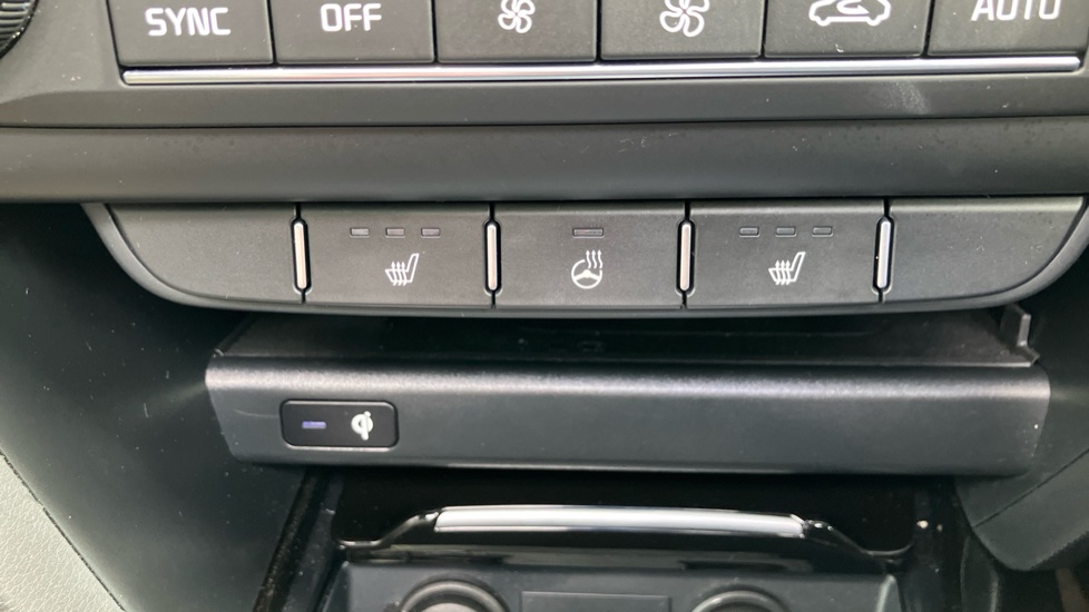 Kia Xceed 1.4T GDi ISG First Edition 5dr DCT Petrol Hatchback - Image 33