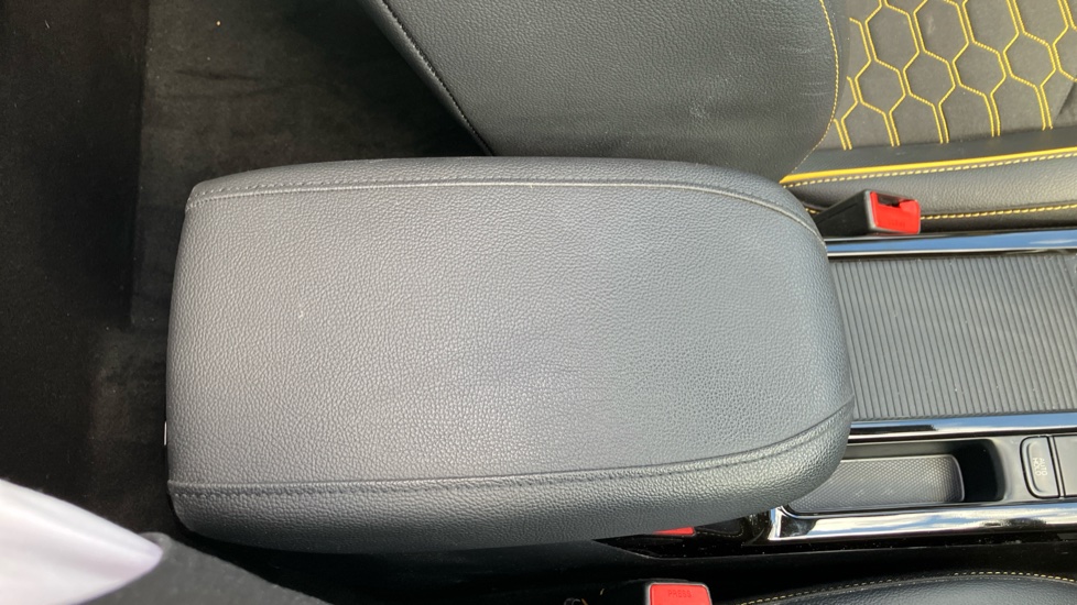 Kia Xceed 1.4T GDi ISG First Edition 5dr DCT Petrol Hatchback - Image 37