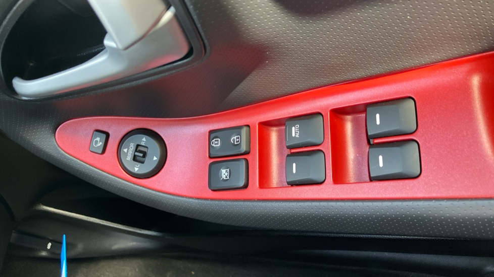 Kia Picanto 1.25 Sport 5dr Auto Petrol Hatchback - Image 44
