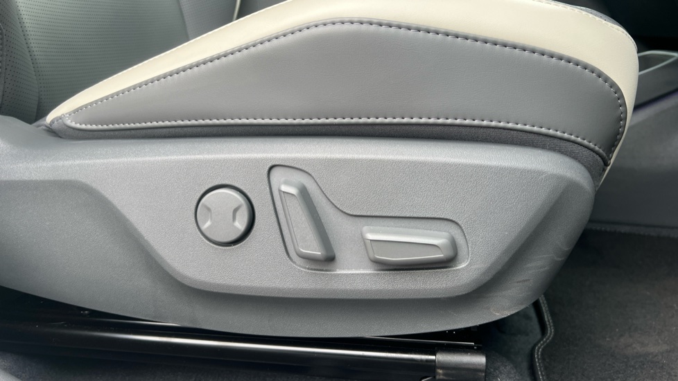 Kia EV3 150kW GT-Line 81.4kWh 5dr Auto Electric Estate - Image 27