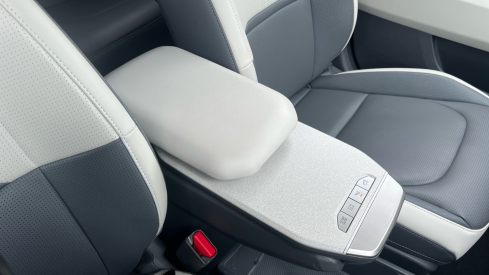 Kia EV3 150kW GT-Line 81.4kWh 5dr Auto Electric Estate - Image 45