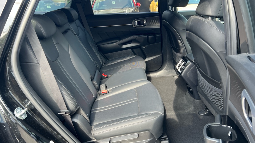 Kia Sorento 1.6 T-GDi HEV Edition 5dr Auto Hybrid Station Wagon - Image 27
