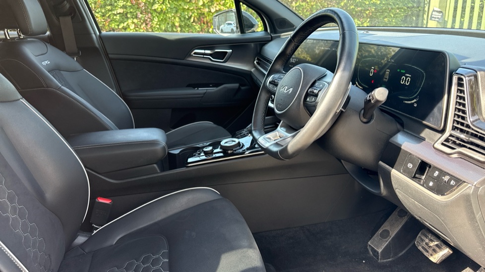 Kia Sportage 1.6T GDi PHEV GT-Line 5dr Auto AWD Estate - Image 23