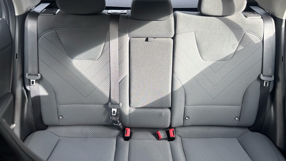 Kia Niro 1.6 GDi Hybrid 2 5dr DCT Hybrid Estate - Image 15