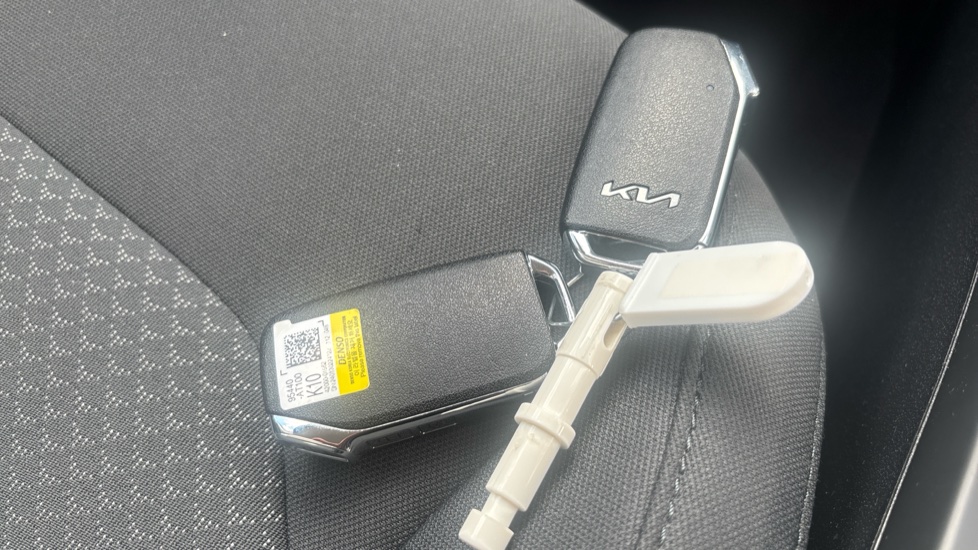 Kia Niro 1.6 GDi Hybrid 2 5dr DCT Hybrid Estate - Image 20