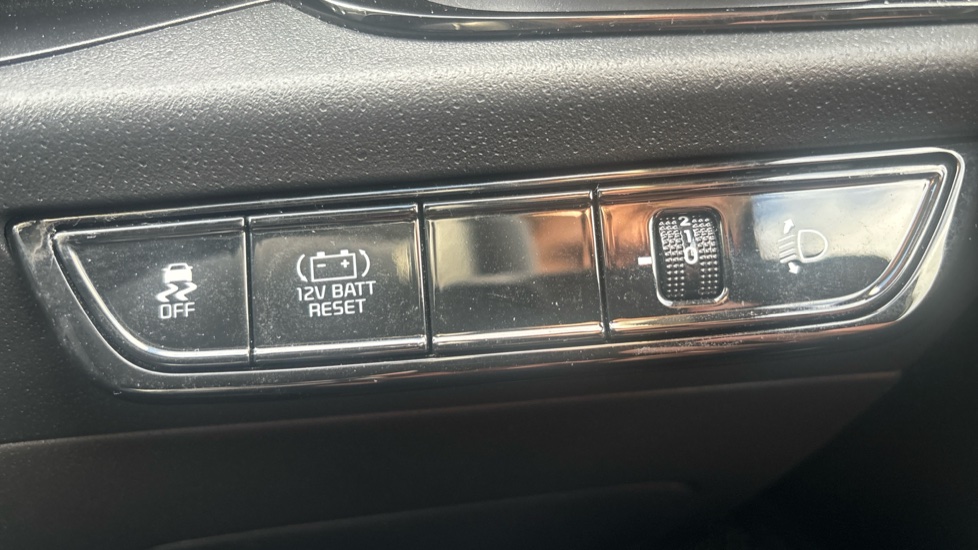 Kia Niro 1.6 GDi Hybrid 2 5dr DCT Hybrid Estate - Image 22