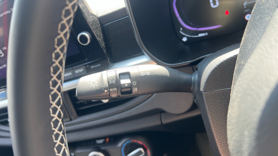 Kia Picanto 1.0 Pure 5dr Auto Petrol Hatchback - Image 29