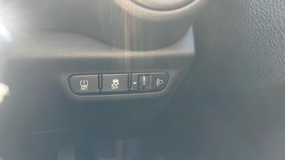 Kia Picanto 1.0 Pure 5dr Auto Petrol Hatchback - Image 31