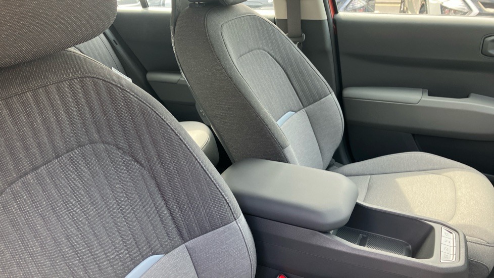 Kia EV3 150kW Air 81.4kWh 5dr Auto Electric Estate - Image 25