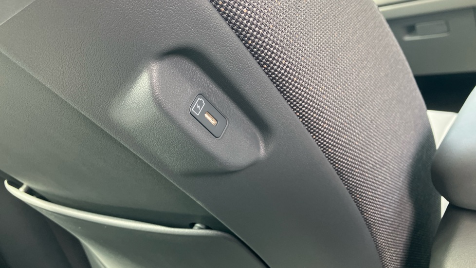 Kia EV3 150kW Air 81.4kWh 5dr Auto Electric Estate - Image 31