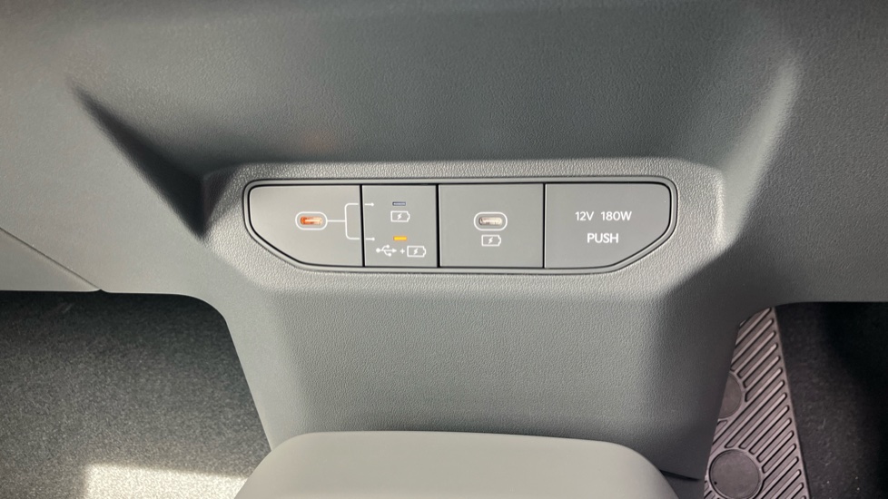 Kia EV3 150kW Air 81.4kWh 5dr Auto Electric Estate - Image 44