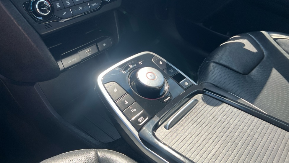 Kia E-Niro 150kW First Edition 64kWh 5dr Auto Electric Estate - Image 13