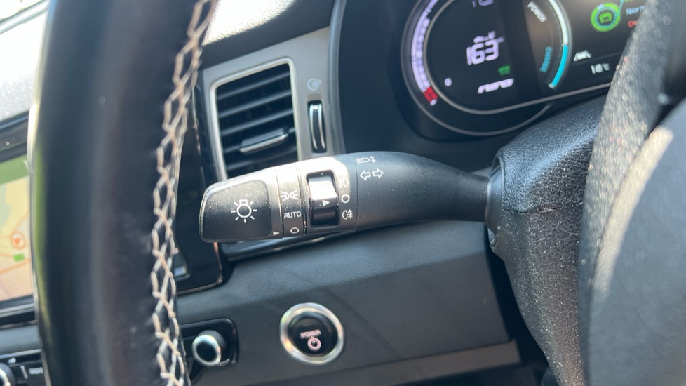 Kia E-Niro 150kW First Edition 64kWh 5dr Auto Electric Estate - Image 31