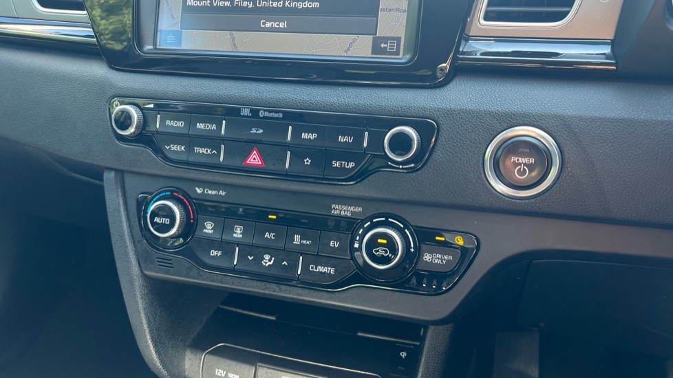 Kia E-Niro 150kW First Edition 64kWh 5dr Auto Electric Estate - Image 38