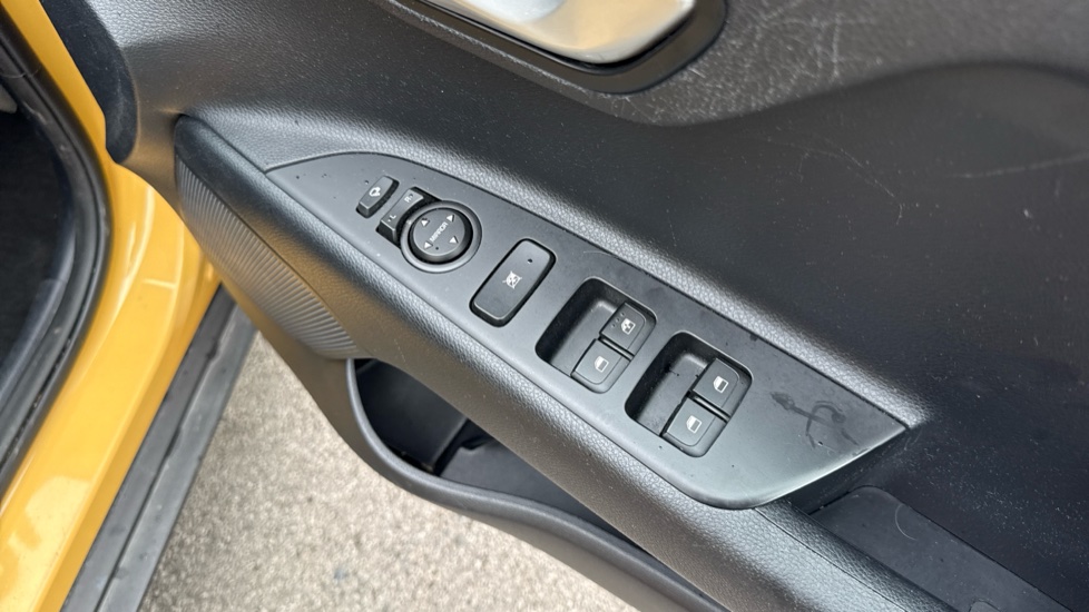 Kia Stonic 1.0T GDi 99 2 5dr Petrol Estate - Image 28
