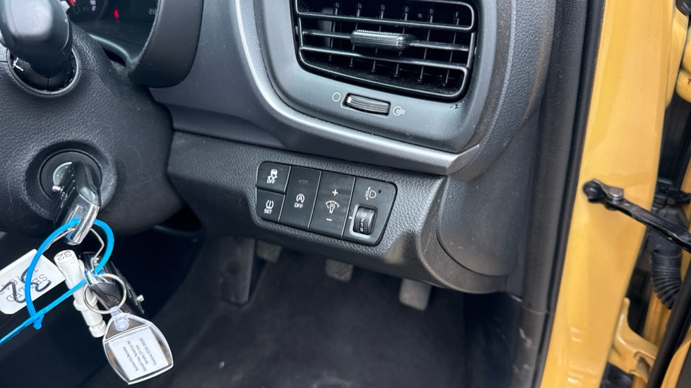 Kia Stonic 1.0T GDi 99 2 5dr Petrol Estate - Image 29