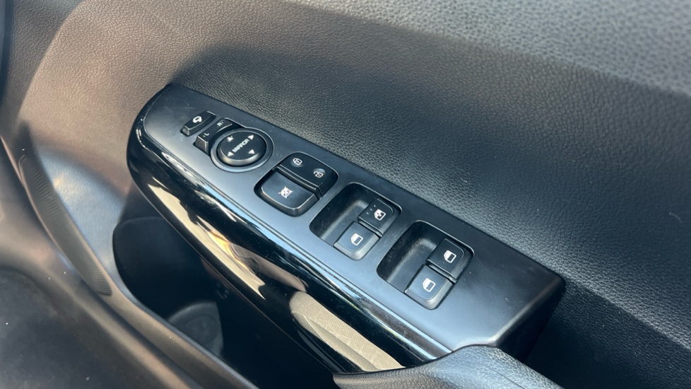 Kia Picanto 1.25 3 5dr Auto Petrol Hatchback - Image 32
