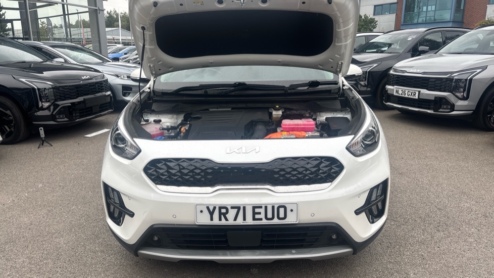 Kia Niro 1.6 GDi PHEV 3 5dr DCT Estate - Image 8