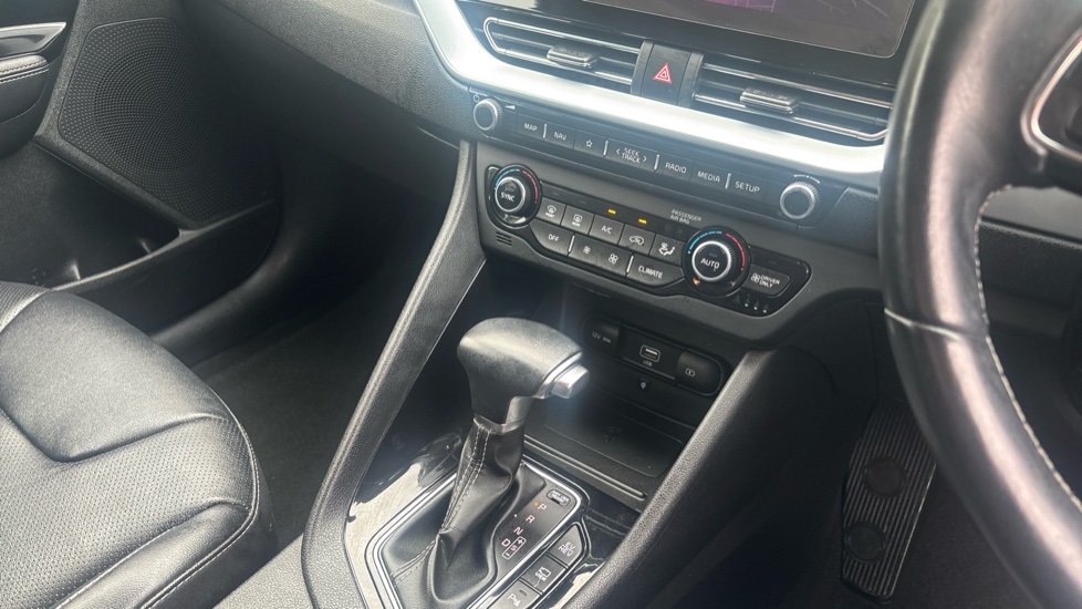 Kia Niro 1.6 GDi PHEV 3 5dr DCT Estate - Image 14