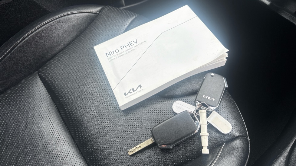 Kia Niro 1.6 GDi PHEV 3 5dr DCT Estate - Image 19