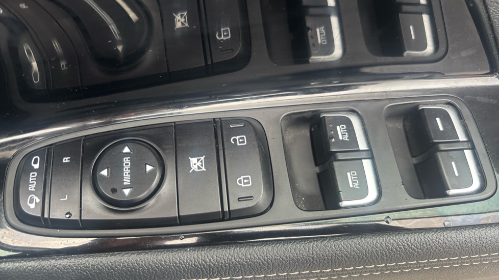 Kia Niro 1.6 GDi PHEV 3 5dr DCT Estate - Image 21