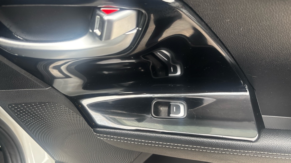 Kia Niro 1.6 GDi PHEV 3 5dr DCT Estate - Image 33
