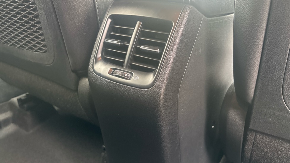 Kia Niro 1.6 GDi PHEV 3 5dr DCT Estate - Image 34