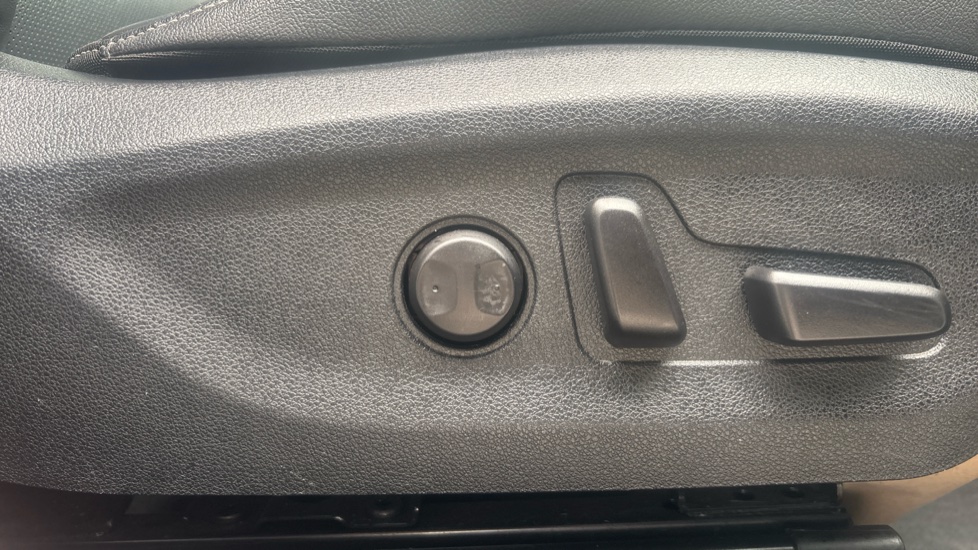 Kia Niro 1.6 GDi PHEV 3 5dr DCT Estate - Image 37