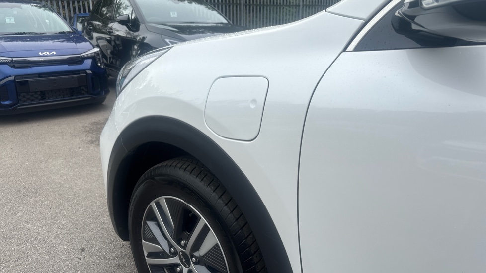 Kia Niro 1.6 GDi PHEV 3 5dr DCT Estate - Image 42