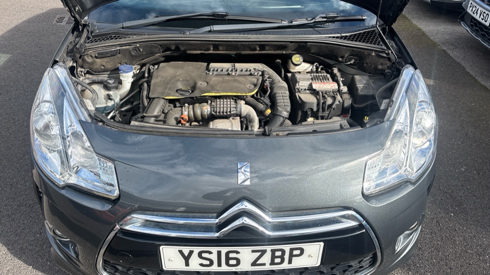 DS 3 1.6 BlueHDi 120 DStyle 3dr Diesel Hatchback - Image 8