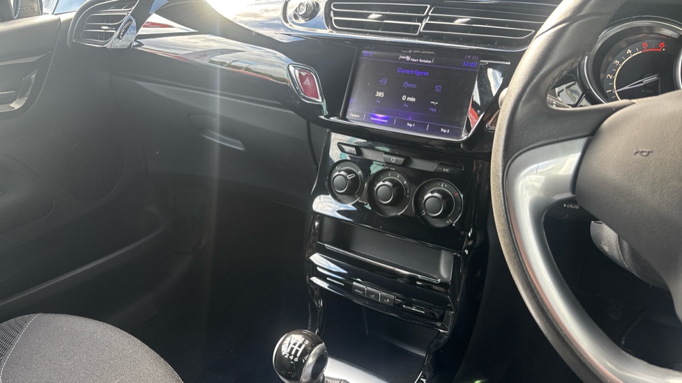 DS 3 1.6 BlueHDi 120 DStyle 3dr Diesel Hatchback - Image 14