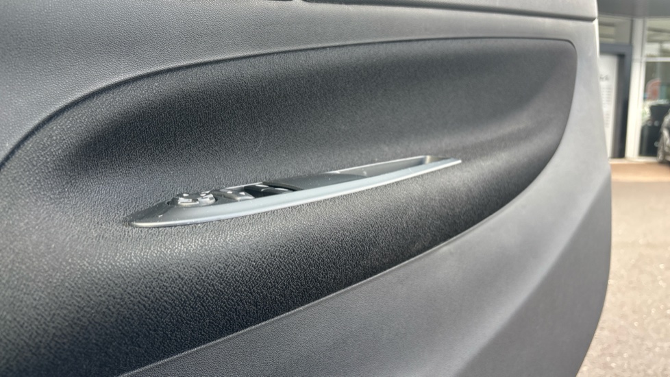 DS 3 1.6 BlueHDi 120 DStyle 3dr Diesel Hatchback - Image 22