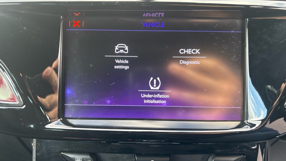 DS 3 1.6 BlueHDi 120 DStyle 3dr Diesel Hatchback - Image 28