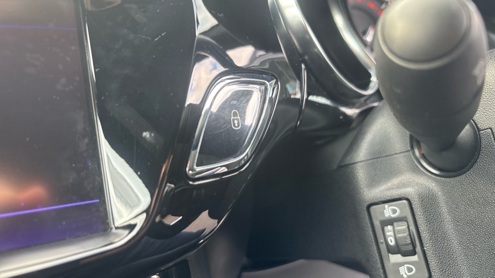 DS 3 1.6 BlueHDi 120 DStyle 3dr Diesel Hatchback - Image 31
