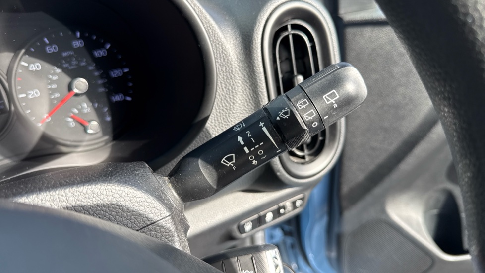 Kia Picanto 1.0 1 5dr Petrol Hatchback - Image 29
