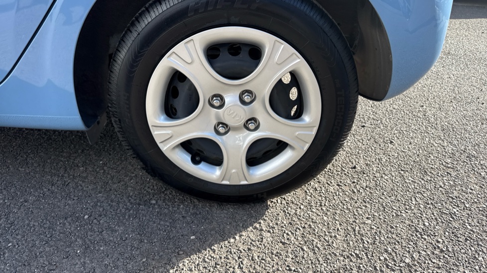 Kia Picanto 1.0 1 5dr Petrol Hatchback - Image 35