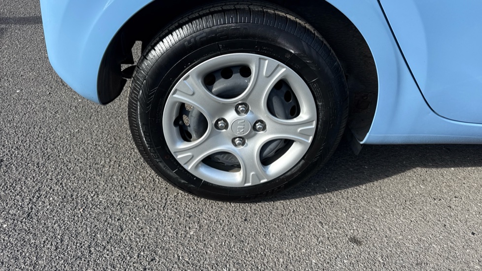 Kia Picanto 1.0 1 5dr Petrol Hatchback - Image 38