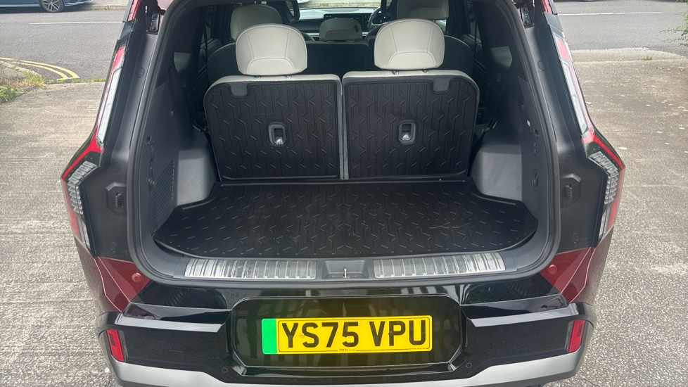 Kia EV9 282kW GT-Line S 99.8kWh AWD 5dr [7St] Auto Electric Estate - Image 4