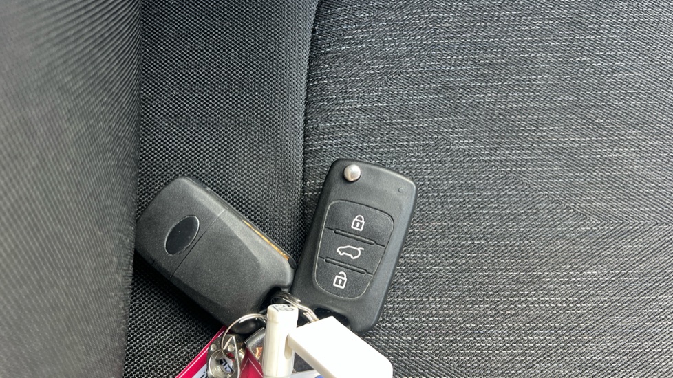 Kia Picanto 1.0 1 Air 5dr Petrol Hatchback - Image 19