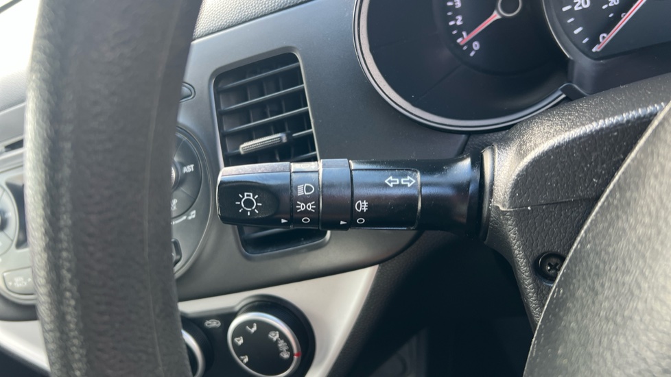 Kia Picanto 1.0 1 Air 5dr Petrol Hatchback - Image 28